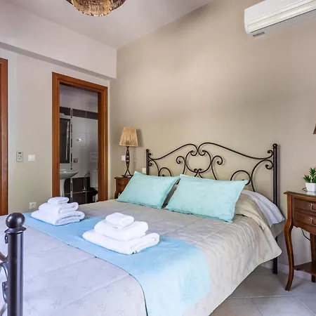 Holiday home Amaryllis In Skopelos *